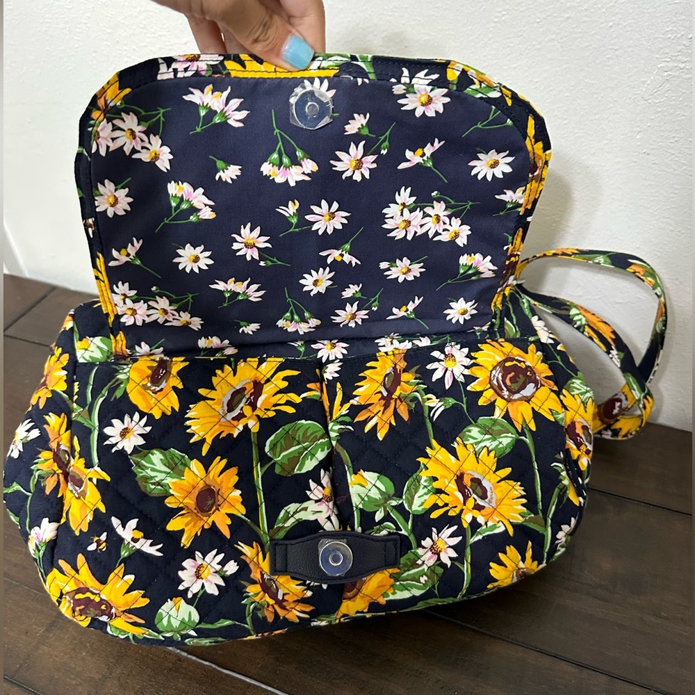 🌻SOLD🌻 Vera Bradley Carson Bag Sunflowers - Picture 3 of 7